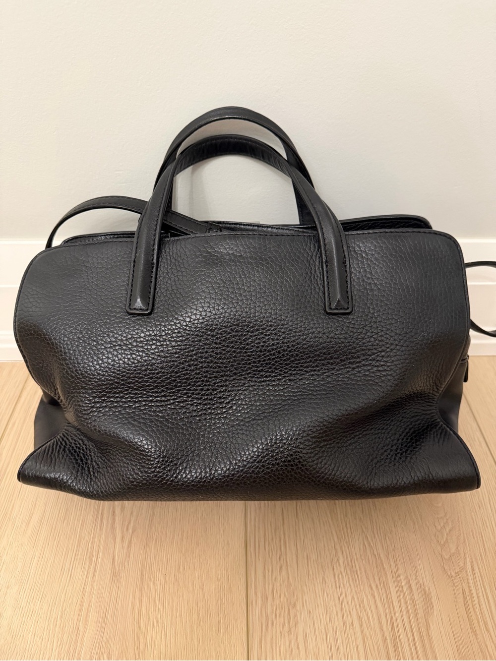 Marc Jacobs Black Pebbled Leather Barrel Duffel with Gold Plaque - Picture 4 of 8